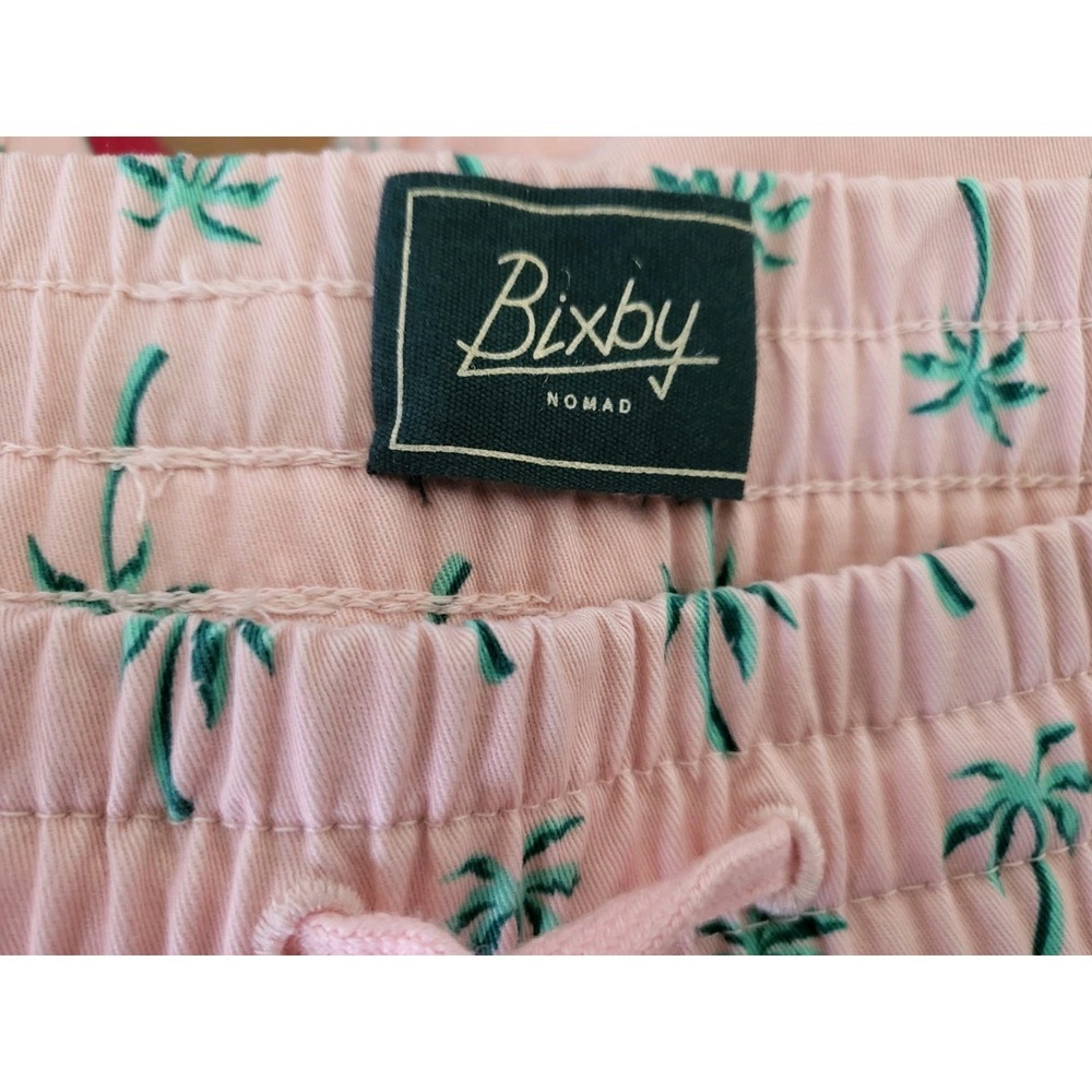 💕Bixby Nomad Mens Cottom Blend Pink Shorts With Palm Tree Size 30 New - Picture 4 of 5